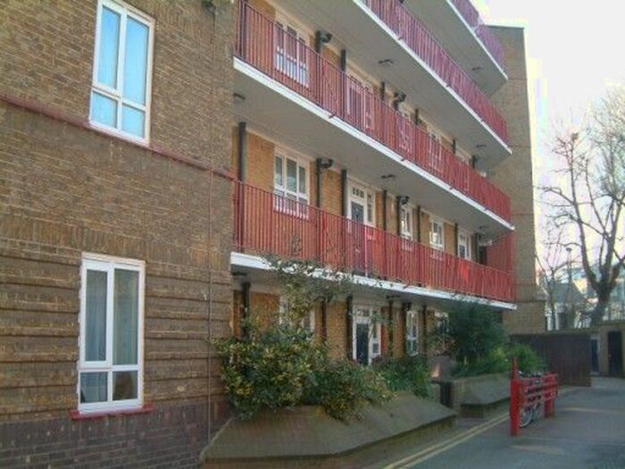 3 Bedroom Flat To Rent In William Morris House, Margravine Road, London, W6