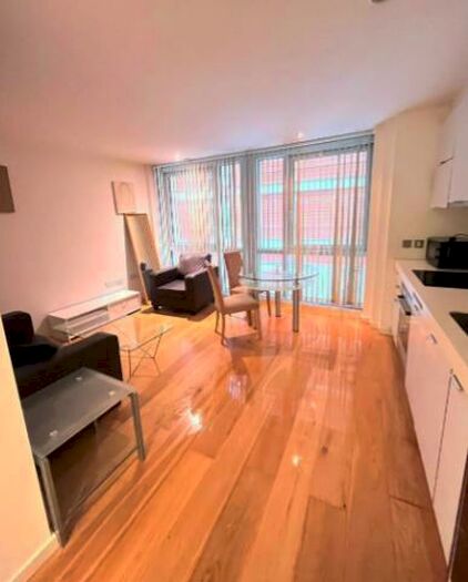 Studio To Rent In Ontario Tower, Fairmont Avenue, Canary Wharf, Blackwall, London, E14