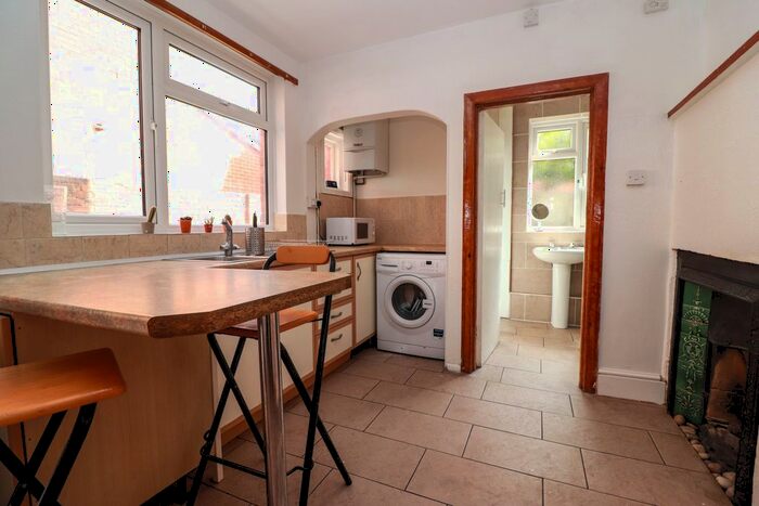 4 Bedroom Semi-Detached House To Rent In Coventry Road, Southampton, SO15