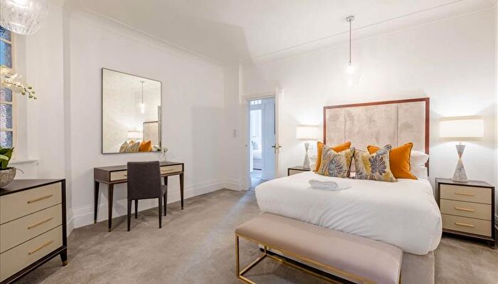 1 Bedroom Property To Rent In Park Road, London, NW8