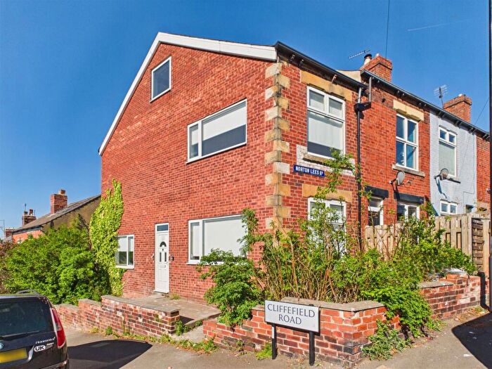 3 Bedroom End Of Terrace House To Rent In Cliffefield Road, Sheffield, S8
