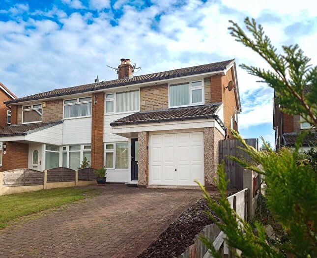 3 Bedroom Semi Detached House For Sale In Charlton Avenue, Hyde, SK14