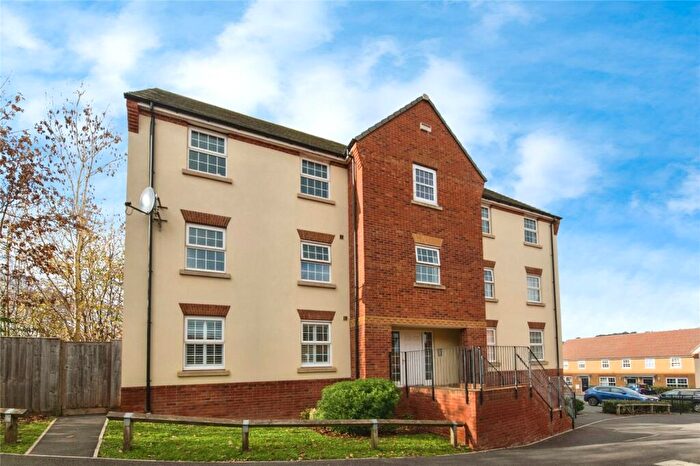 2 Bedroom Flat For Sale In Celtic Close, Exeter, Devon, EX1