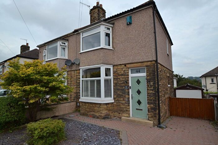 2 Bedroom Semi-Detached House For Sale In Glenside Road, Shipley, BD18