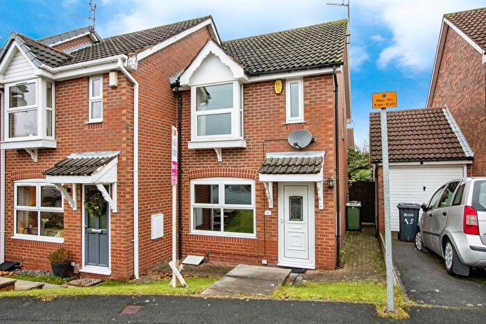 2 Bedroom End Of Terrace House For Sale In Silkstone Way, Leeds, LS15