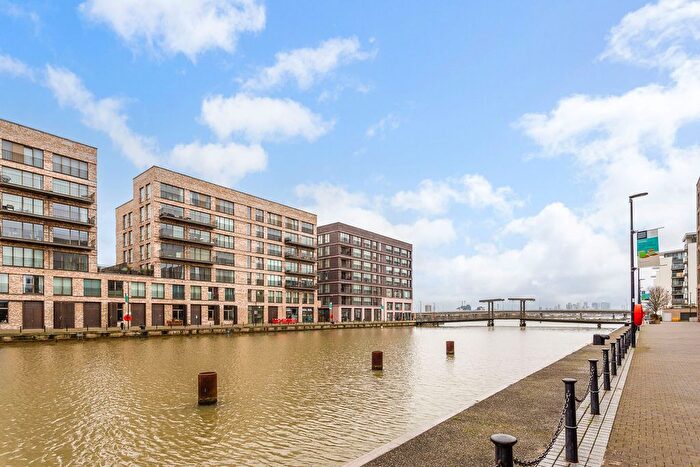 2 Bedroom Flat For Sale In Lock Side Way, London, E16