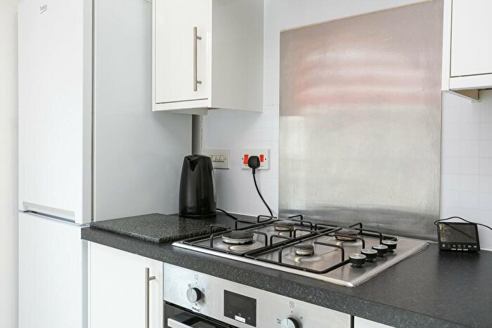 2 Bedroom Flat For Sale In Duddingston Park South, Duddingston, Edinburgh, EH15