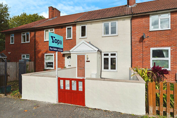 3 Bedroom Terraced House For Sale In St. Benets Grove, Carshalton, SM5