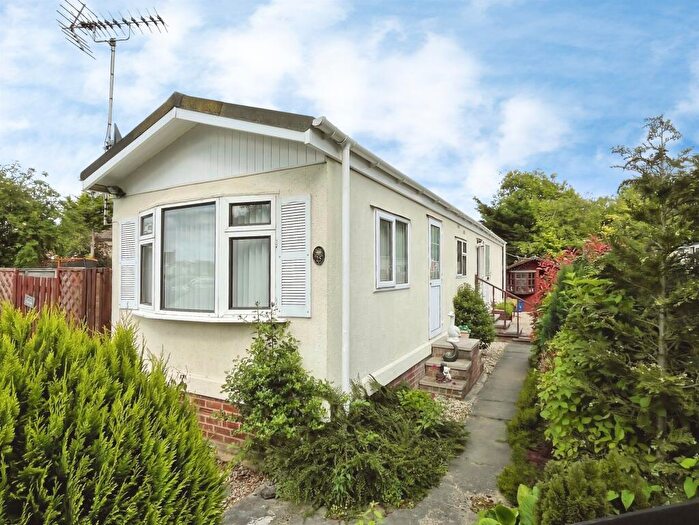 1 Bedroom Park Home For Sale In Werrington Grove, Peterborough, PE4