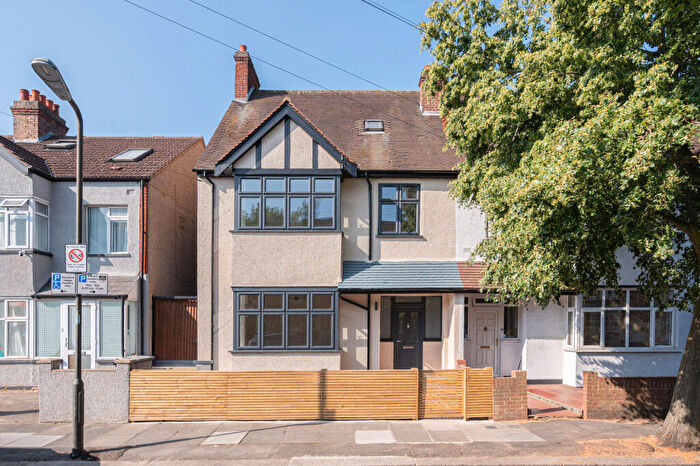 5 Bedroom Detached House For Sale In Langdale Avenue, Mitcham, CR4