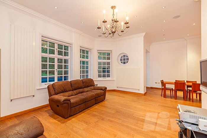 4 Bedroom Apartment To Rent In Bracknell Gardens, Hampstead, NW3