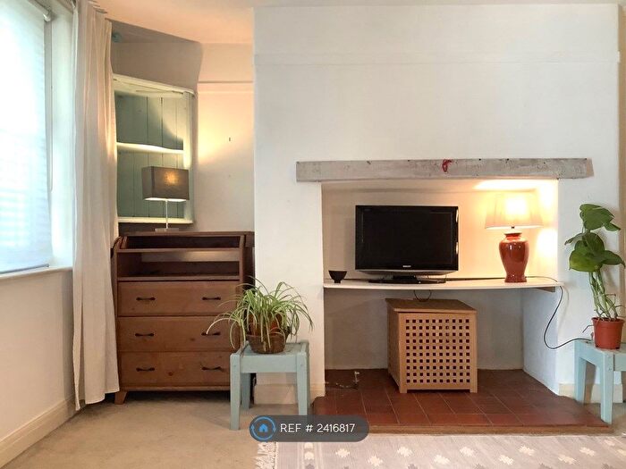 1 Bedroom Flat To Rent In London Road, Cheltenham, GL52