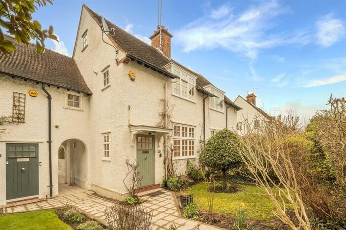 3 Bedroom House To Rent In Oakwood Road, Hampstead Garden Suburb, NW11