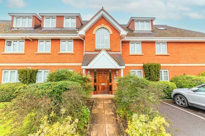 2 Bedroom Apartment To Rent In Winnersh Grove, Reading Road, Wokingham, RG41