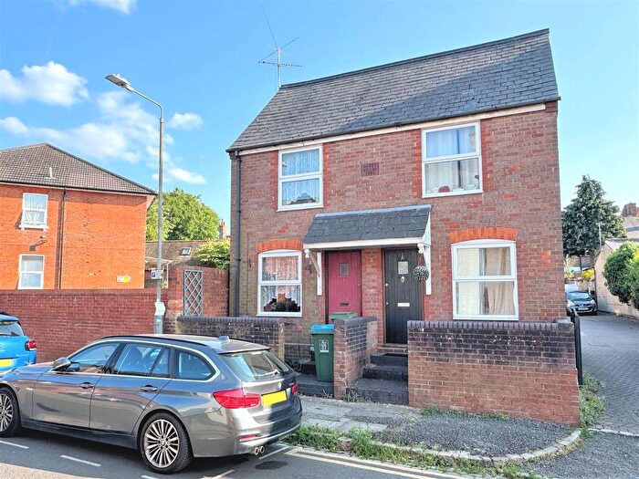1 Bedroom Semi-Detached House To Rent In Old Town, Aylesbury, HP20