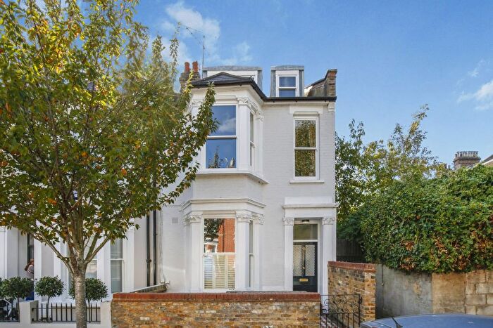 2 Bedroom Flat For Sale In Brewster Gardens, North Kensington, W10