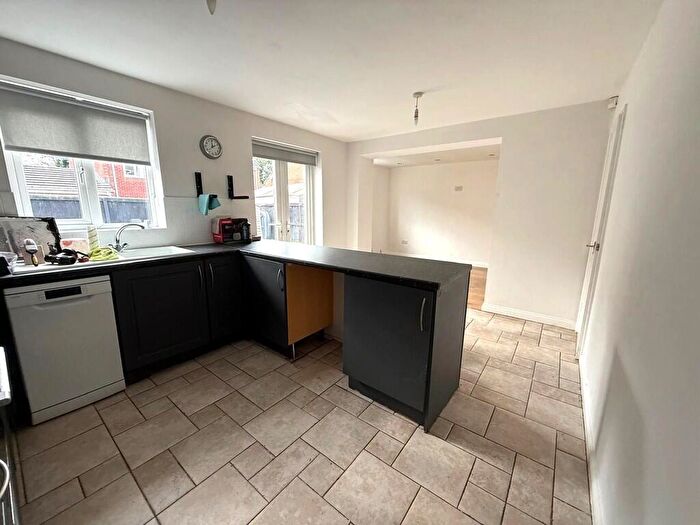 3 Bedroom Detached House To Rent In Johnson Street, Teams, Gateshead, NE8