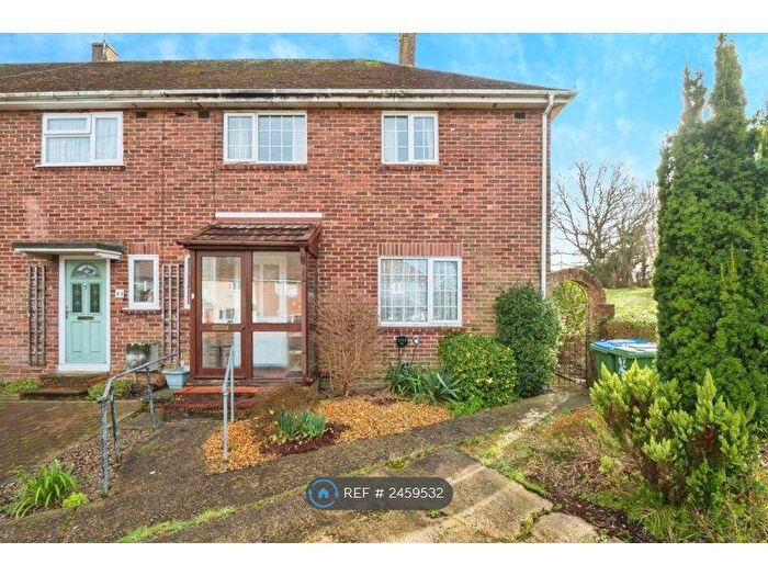3 Bedroom End Of Terrace House To Rent In Barry Road, Southampton, SO19