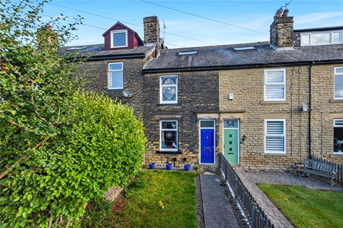 3 Bedroom Terraced House For Sale In South Parade, Pudsey, LS28
