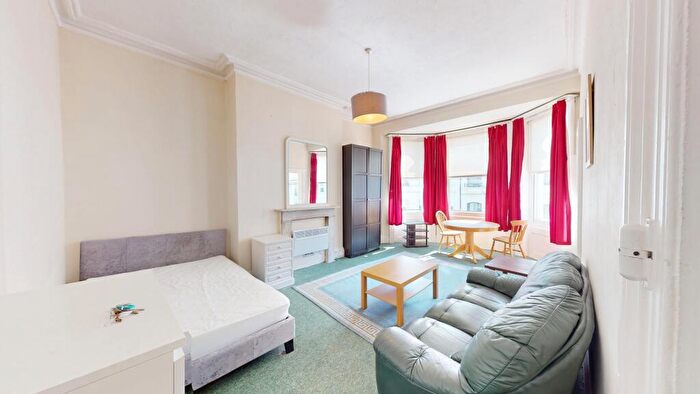 Studio To Rent In St Micheals Place, Brighton, BN1