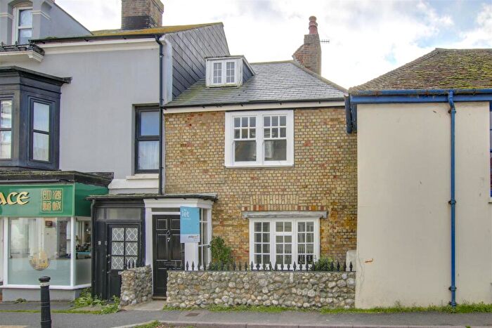 3 Bedroom House To Rent In South Street, Seaford, East Sussex, BN25