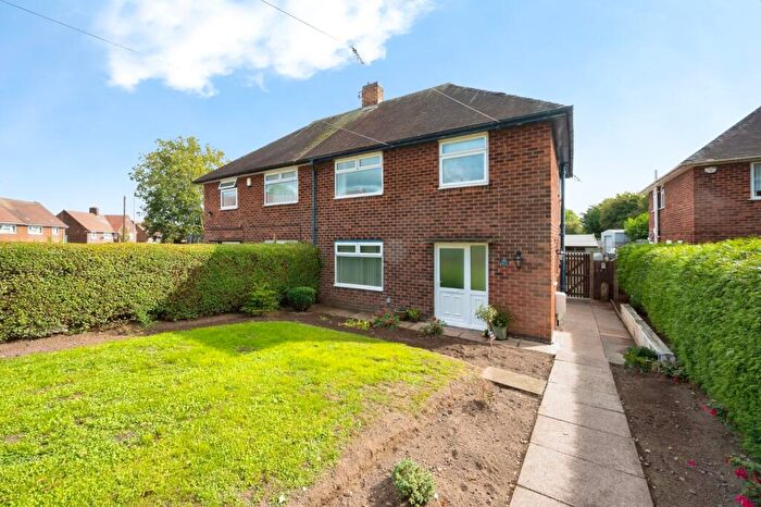 3 Bedroom Semi-Detached House For Sale In Broomhill Road, Hucknall, Nottingham, Nottinghamshire, NG15