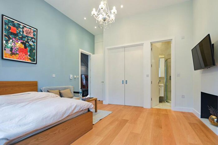 2 Bedroom Apartment To Rent In Hampstead Hill Gardens, Hampstead, NW3