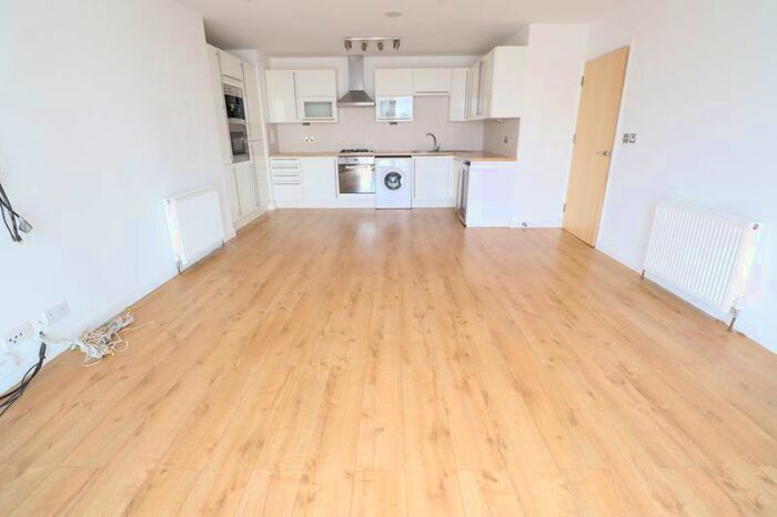 2 Bedroom Flat To Rent In Waterside Marina, Brightlingsea, Colchester, CO7