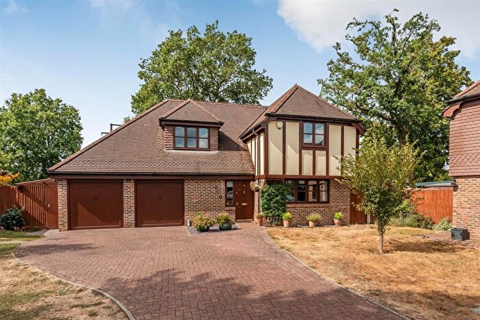4 Bedroom Detached House For Sale In Rye Field, Ashtead, KT21
