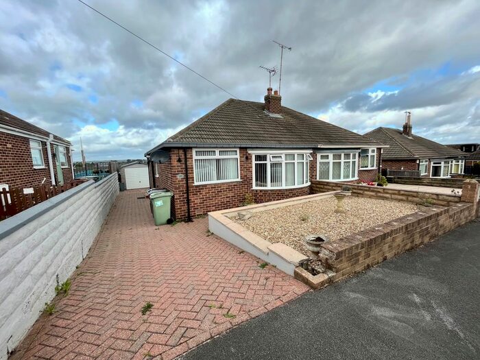 2 Bedroom Bungalow To Rent In Lulworth Avenue, Leeds, LS15