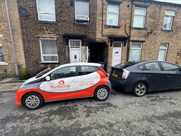2 Bedroom Terraced House To Rent In Vivian Place, Bradford, BD7