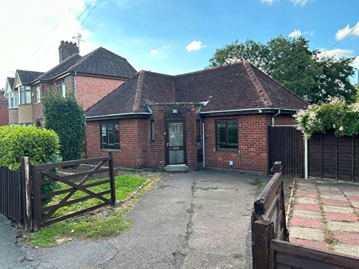 2 Bedroom Bungalow For Sale In Cromwell Road, Rugby, Warwickshire, CV22