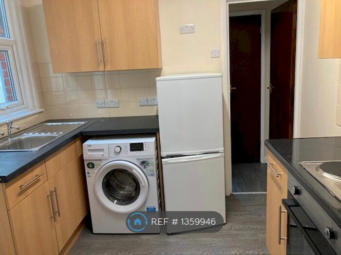 1 Bedroom Flat To Rent In Audley Street, Reading, RG30
