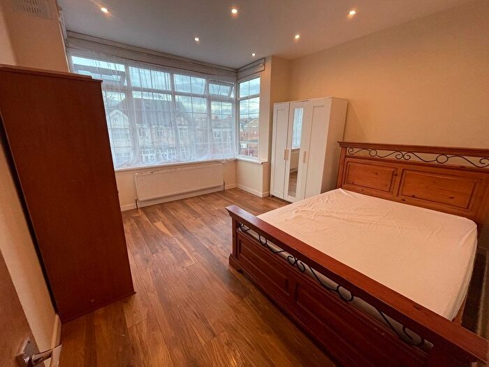 2 Bedroom Maisonette To Rent In Bowrons Avenue, Wembley, Greater London, HA0