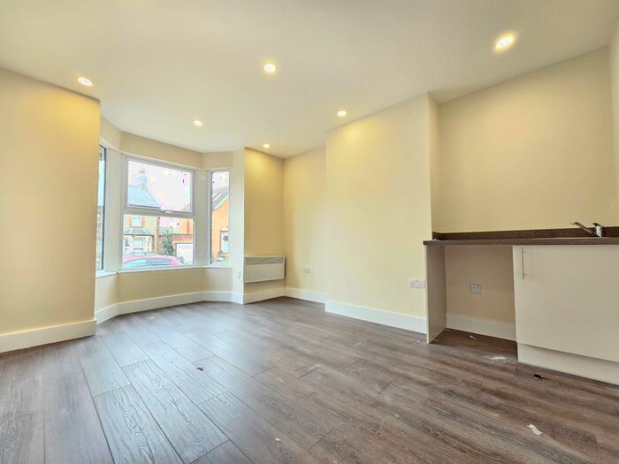 Studio To Rent In Rayne Road, Braintree, CM7