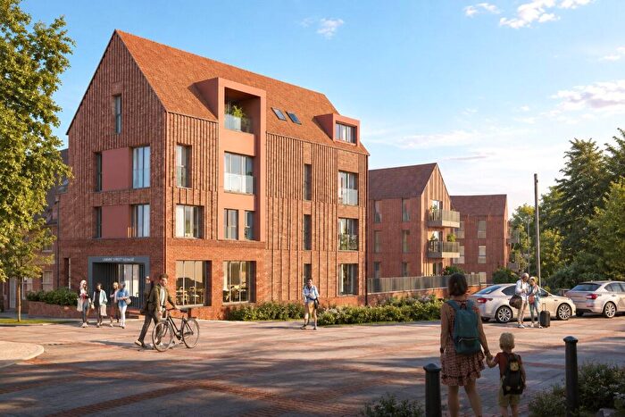2 Bedroom Flat For Sale In Lavant Street, Petersfield, Hampshire, GU32