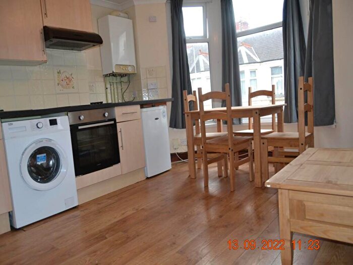 3 Bedroom Flat To Rent In Mackintosh Place, Roath, Cardiff, CF24