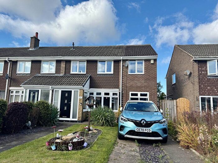 3 Bedroom Semi-Detached House For Sale In Dunelm Drive Houghton Le Spring, DH4