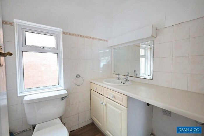 3 Bedroom Detached House For Sale In Hallyburton Road, Hove, East Sussex, BN3