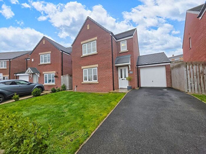 3 Bedroom Detached House For Sale In Kestrel Avenue, Barnsley, S75