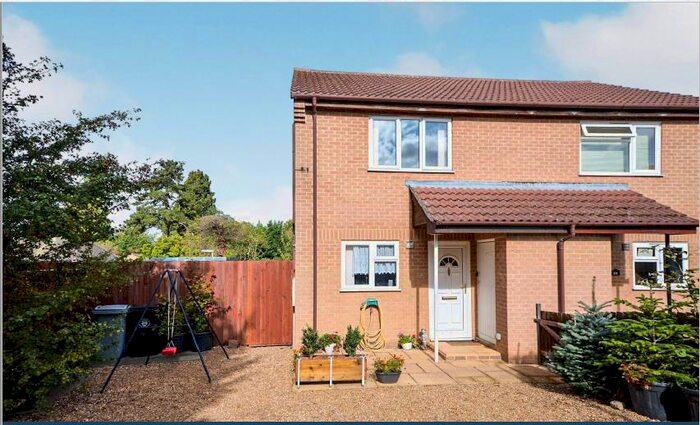 2 Bedroom Semi-Detached House To Rent In Sargents Court, Stamford, PE9