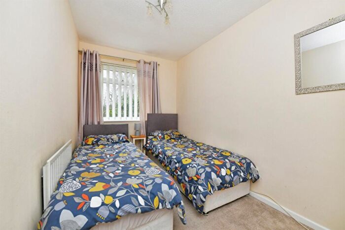 2 Bedroom Flat For Sale In Cressbrook Drive, Plymouth, PL6