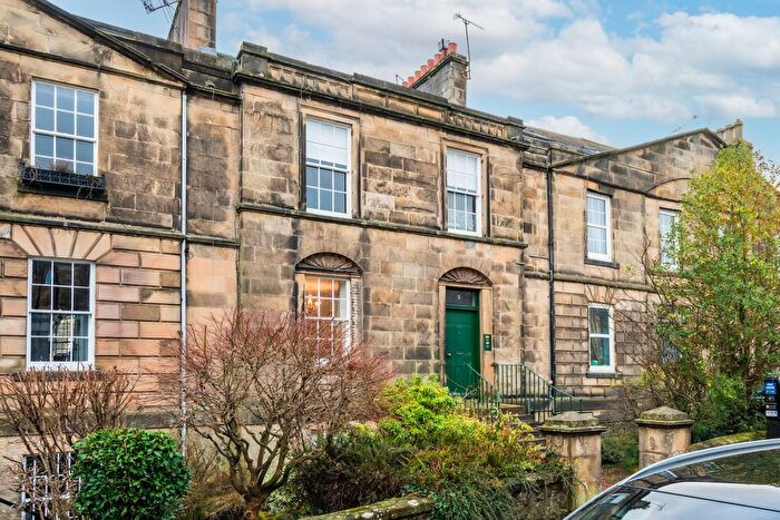 3 Bedroom Flat To Rent In Allan Park, Stirling, Stirling, FK8