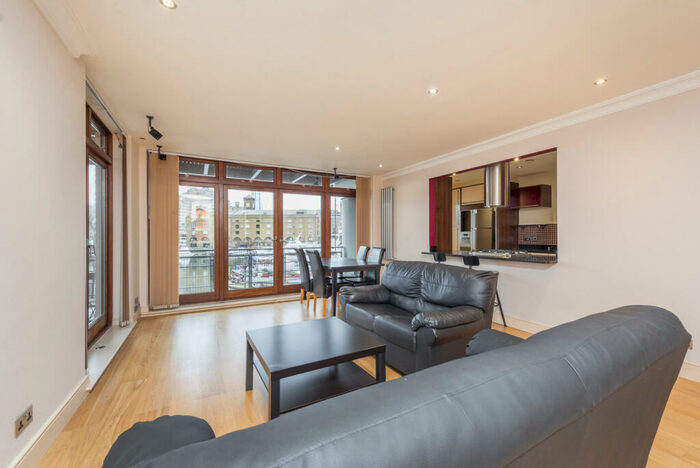 2 Bedroom Flat To Rent In Teal Court, Star Place, E1W