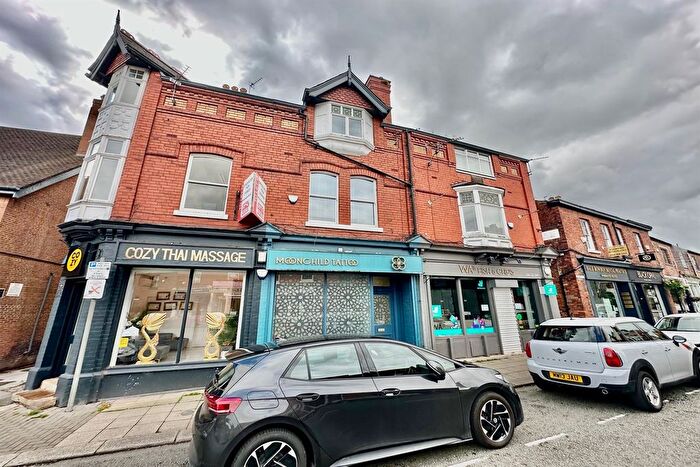 3 Bedroom Flat To Rent In Ashley Road, Hale, Altrincham, WA14