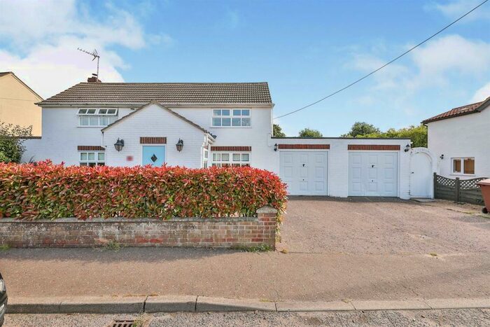 4 Bedroom Detached House For Sale In The Common, Freethorpe, Norwich, NR13