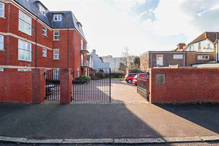 2 Bedroom Flat For Sale In Dorset Road South, Bexhill-On-Sea, TN40