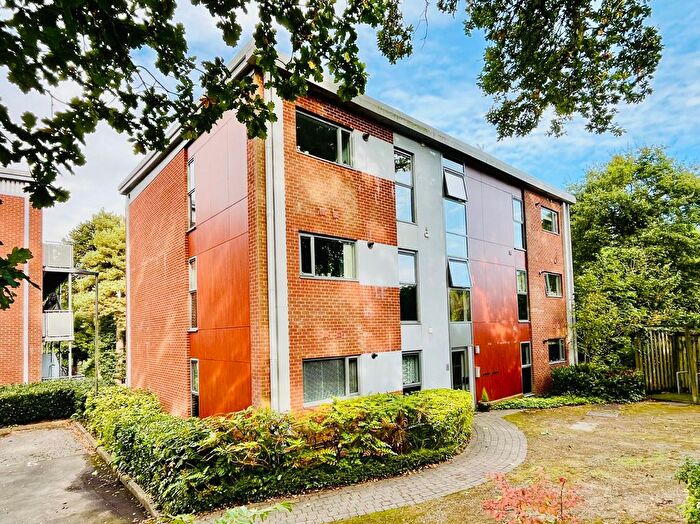 2 Bedroom Flat To Rent In Hawthorne Gardens, Birmingham, B13