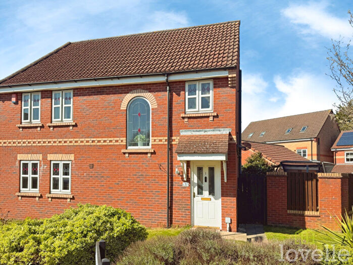 3 Bedroom Semi Detached House For Sale In Ling Drive, Gainsborough, DN21