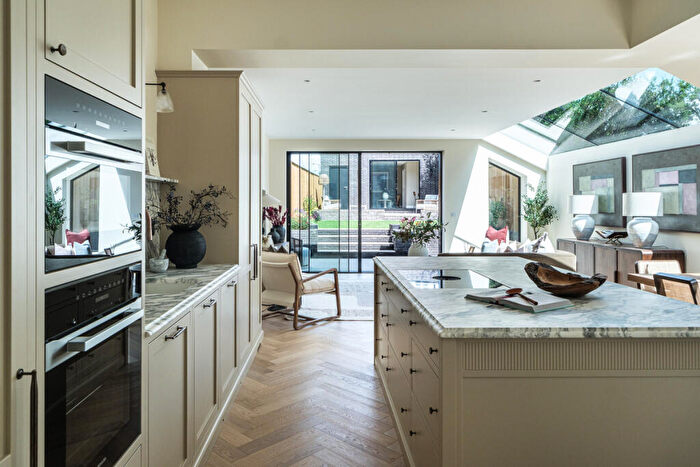 3 Bedroom Flat For Sale In Okehampton, London, NW10